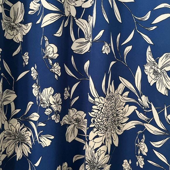 Lulu's - Picture 9 of 10